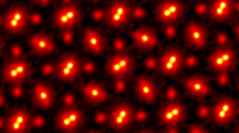 Esta es la foto de átomos con mayor resolución hallaras: con un zoom de 100 millones de ampliaciones
