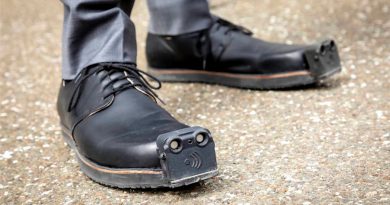 Desarrollan “zapatos inteligentes” para personas con discapacidad visual