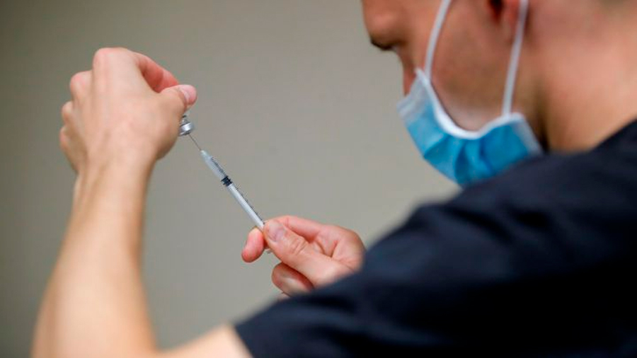 Israel aprueba la tercera dosis de la vacuna de Pfizer