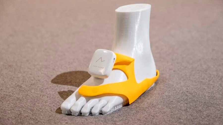 Este sensor háptico de Honda para zapatos guía a las personas ciegas a cualquier destino, usando solo sus pies