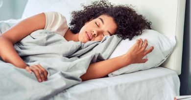 ¿Qué es más beneficioso, un sueño nocturno prolongado o una siesta? La ciencia responde