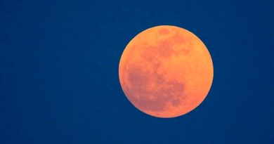La Luna cambia por la acción del Sol: descompone sus rocas y la llena de hierro