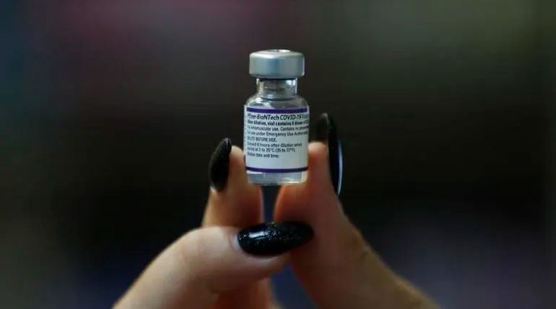 Efectividad de vacunas Pfizer y Moderna cae a 66% con variante Delta, revela estudio