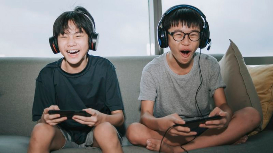 China recorta a tres horas a la semana el máximo que los menores podrán jugar a videojuegos