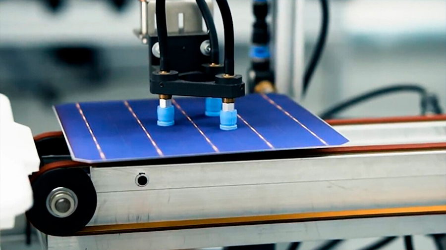 Científico australiano revoluciona el mundo de los paneles solares con cobre