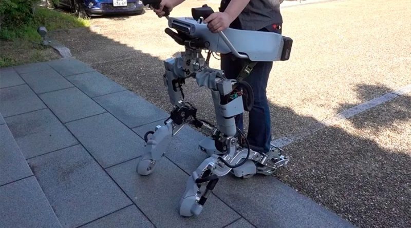 Este nuevo exoesqueleto se transforma en una especie de scooter motorizado