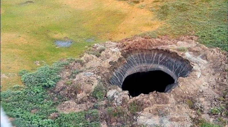 Los científicos han descubierto por qué aparecen agujeros gigantes en Siberia