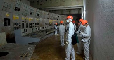 Un equipo de científicos se adentra en el reactor de Chernóbil para medir la radiación