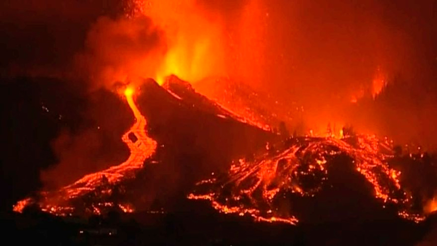 Científicos de todo el mundo viajan a la Palma para investigar el volcán y sus efectos