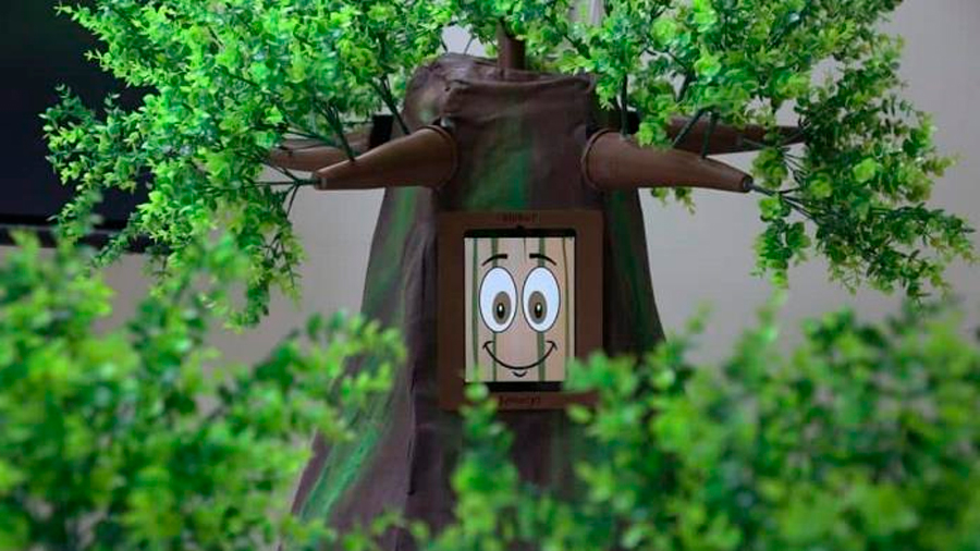 "MyRot", el primer "árbol robot" que ayuda a menores con autismo en Panamá