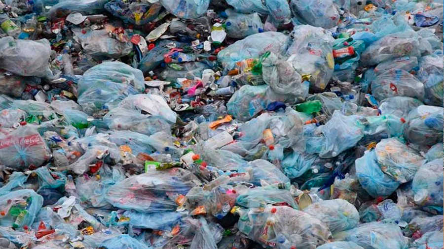 Convierten desechos de plásticos en combustible similar al diésel