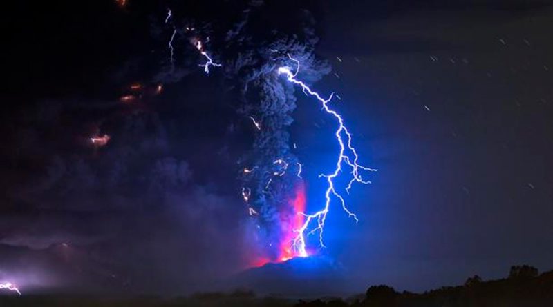 Todas las erupciones volcánicas tienden a generar rayos