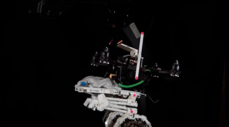 “Dron águila”, crean robot con garras que puede agarrarse de árboles