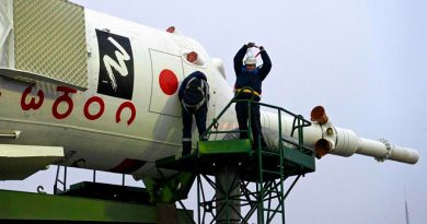 Rusia vuelve a la carrera del turismo espacial con un millonario japonés