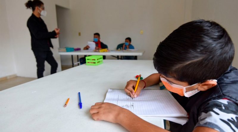 En 2021, cada día 4 mil alumnos en México abandonaron sus estudios