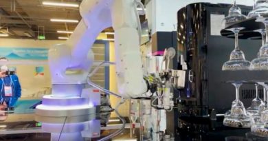 El futuro nos ha alcanzado: robot sirve “tragos olímpicos” en Beijing