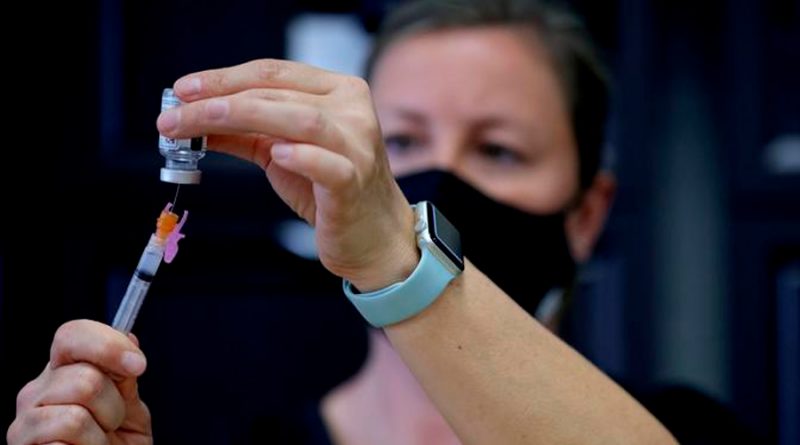 Moderna inicia ensayos clínicos de vacuna contra ómicron