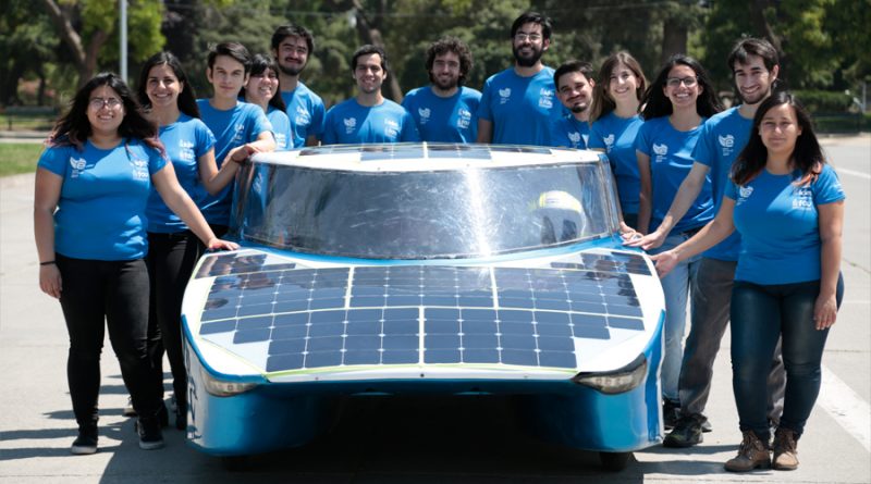 Estudiantes chilenos fabrican el primer auto solar de Latinoamérica