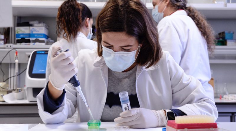 En México sólo 3 de cada 10 que estudian una carrera relacionada a la ciencia, son mujeres