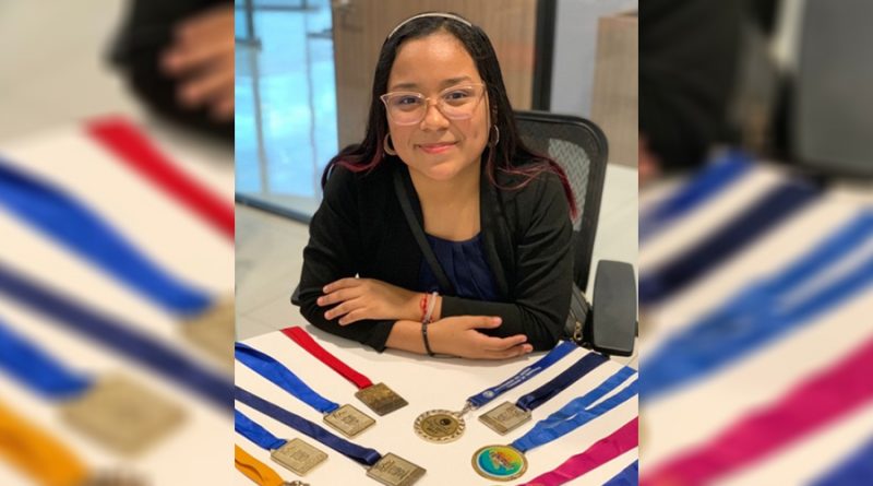 Estudiante mexicana llegará a feria de ciencias en Indonesia; posee récord de medallas ganadas