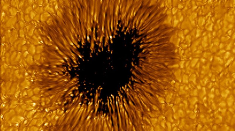 Captan imágenes inéditas de una mancha en el Sol del tamaño de la Tierra