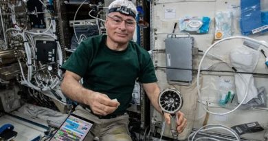 Rusia retrocede y promete no abandonar a astronauta estadunidense en el espacio