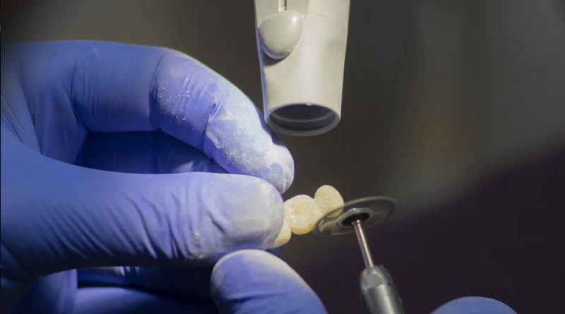Científicos crean un esmalte más resistente que el de los dientes