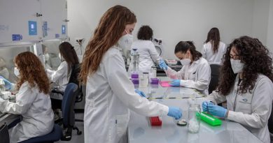 Programa universitario para formar científicos latinos se expande en EU