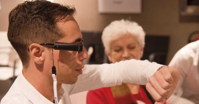 El dispositivo portátil con visión artificial para personas ciegas