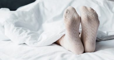 La ciencia explica por qué deberías dormir con los calcetines puestos