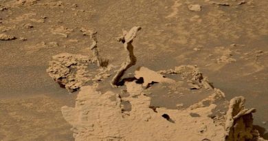 El rover Curiosity captura imágenes de extraños "picos" en Marte