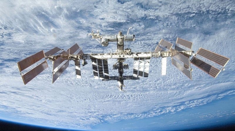 La Estación Espacial evita restos de prueba antisatélite rusa