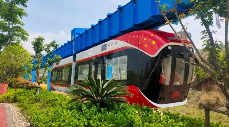 Xingguo, el tren chino que cuelga boca abajo y funciona con levitación magnética