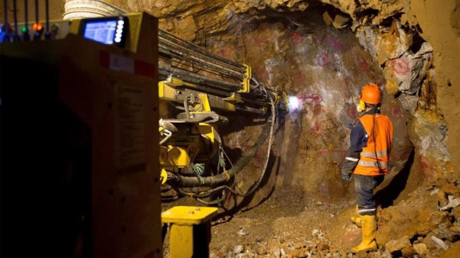 Reformas energéticas de México frenan apuesta de mineras por renovables