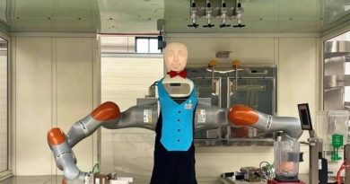 Crean un barman robot que puede interactuar con las personas