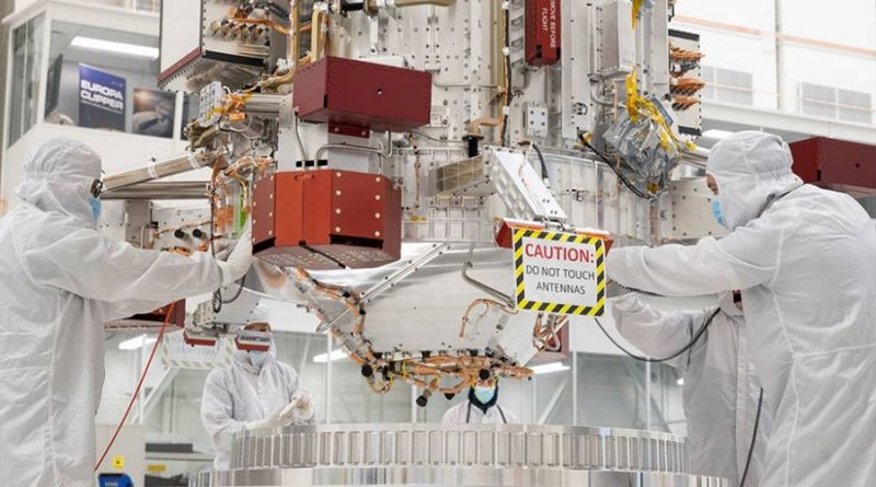 Europa Clipper, la nave espacial de la NASA que acelera su ensamblaje