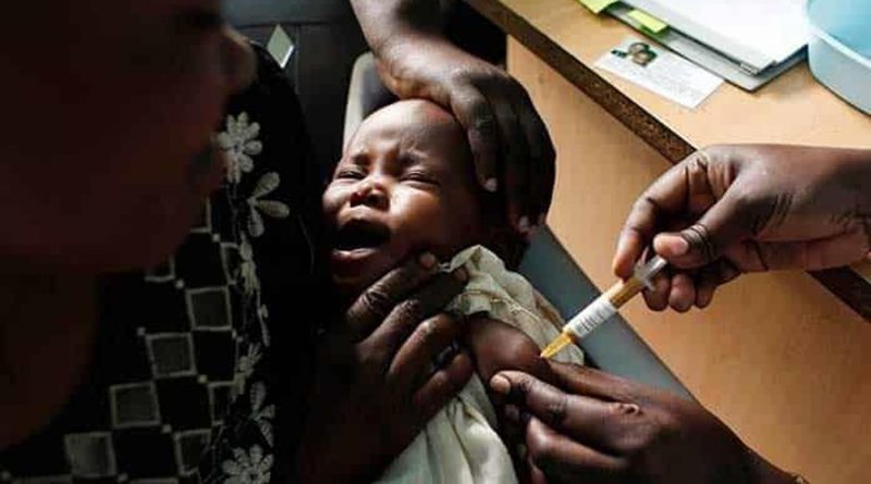 Alta eficacia de vacuna antimalaria de Oxford en ensayos con niños en África