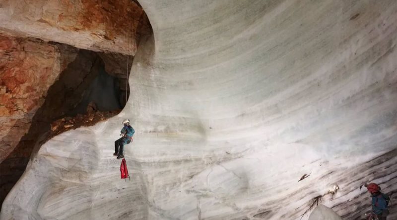 El cambio climático amenaza las icónicas cuevas de hielo de Austria