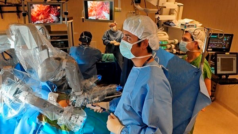China avanza en tecnología con su primera cirugía con robot