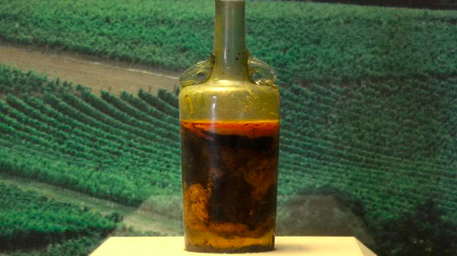 Botella de vino de 1.700 años, la más antigua del mundo, podría ser segura para beber