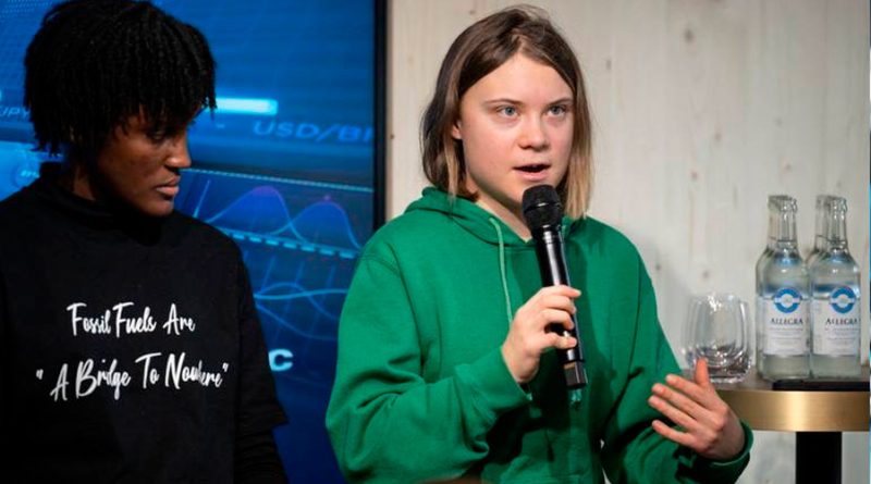 Foro de Davos: Greta Thunberg acusa a empresas de alimentar la destrucción del planeta