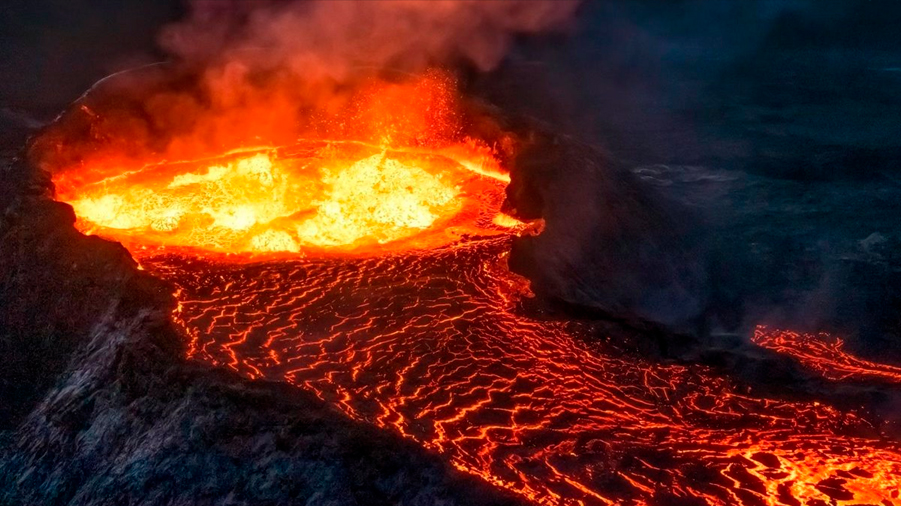 Observan magma tomando una ruta inesperada bajo los volcanes