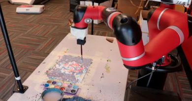 Conoce a FRIDA, el robot que plasma a pincel las ideas del artista [VIDEO]