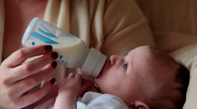 La comunidad científica declara la guerra a la leche de fórmula para bebés
