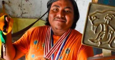 Él es Guillermo Chin, joven indígena mexicano elegido para explorar la luna más grande de Saturno