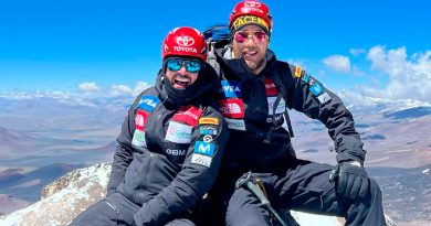 Mexicano invidente Rafa Jaime y su guía Omar Álvarez parten hacia la cima del Everest