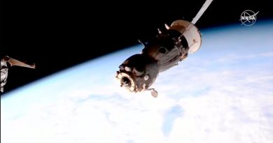 La averiada Soyuz con fugas regresa a la Tierra sin tripulación