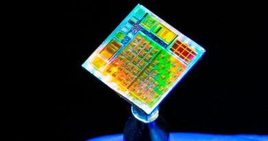 Crean un microchip híbrido con materiales 2D que podría utilizarse en redes neuronales para inteligencia artificial