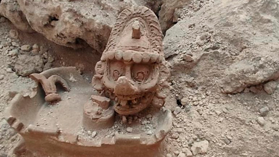 Descubren una representación del dios K’awiil en excavaciones del Tren Maya