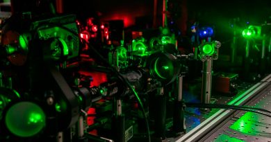 Entrelazamiento cuántico de fotones duplica la resolución del microscopio